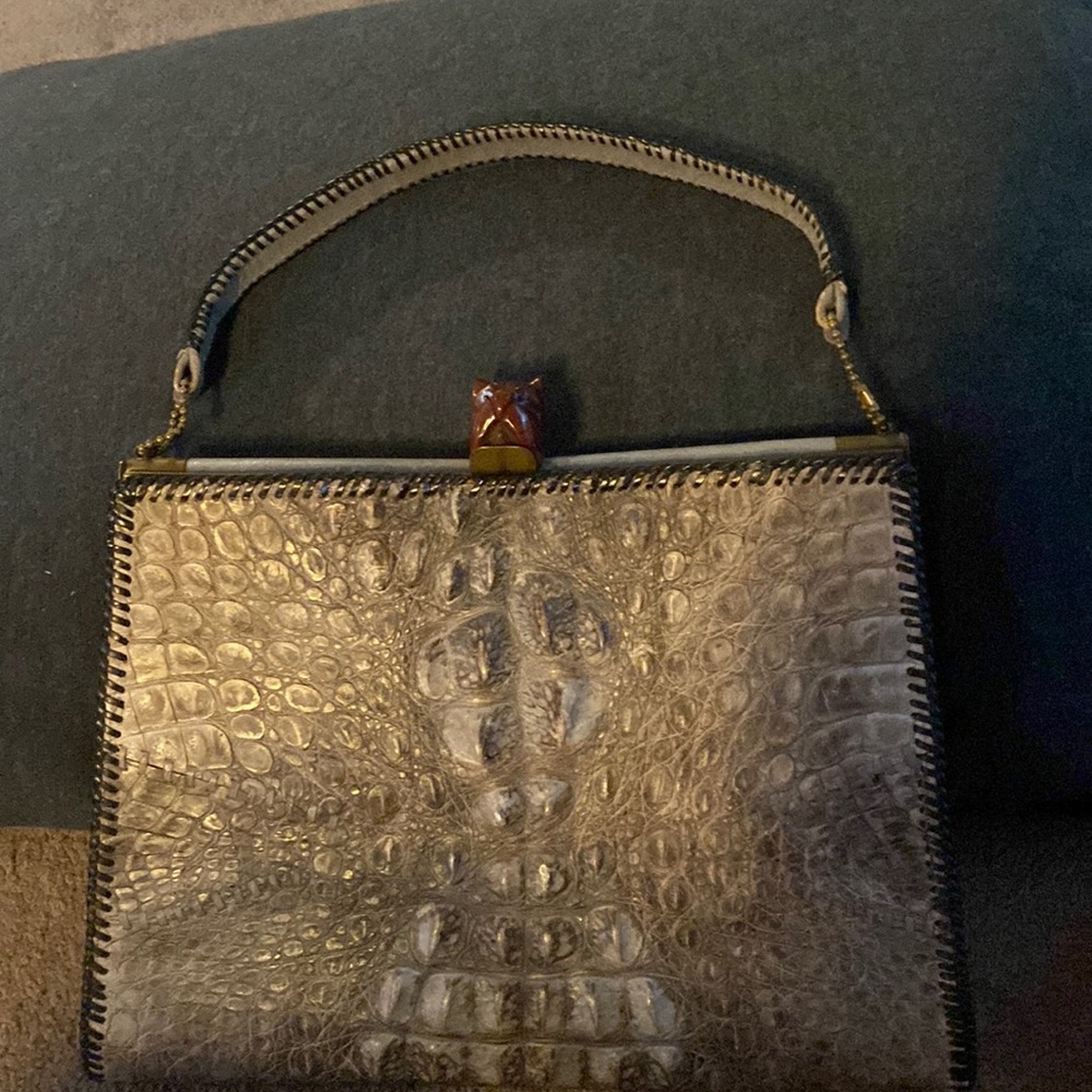 Never worn almost antique genuine hornback alligator handbag w Bakelight closure